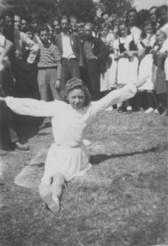 Inge Gallion, erfolgreiche Helmstadter Turnerin, 1949
