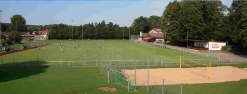 Schwarzbachsportanlage mit Vereinsheim und Sporthalle